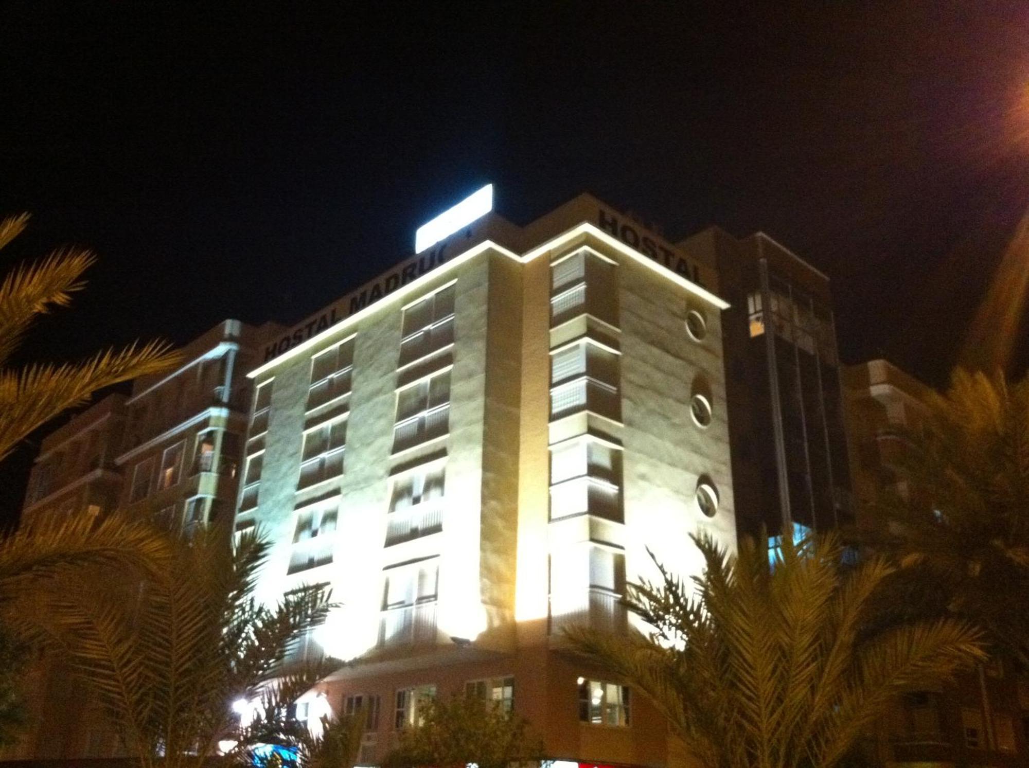 Hostal Madruga Elche Bagian luar foto